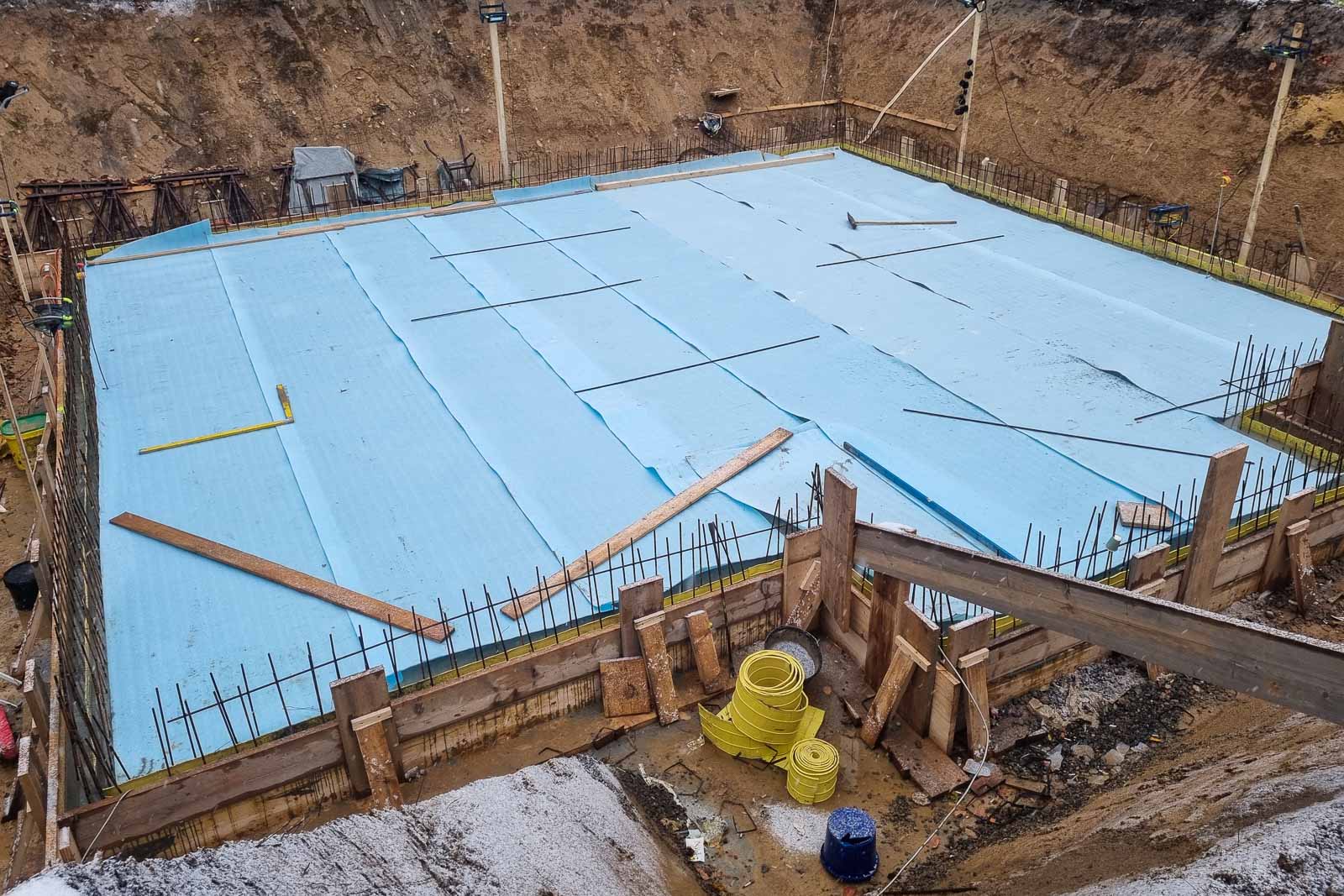 ❄️ Winter, Frost & Feuchtigkeit: So schützen wir offene Rohbauten im Rhein-Main-Gebiet