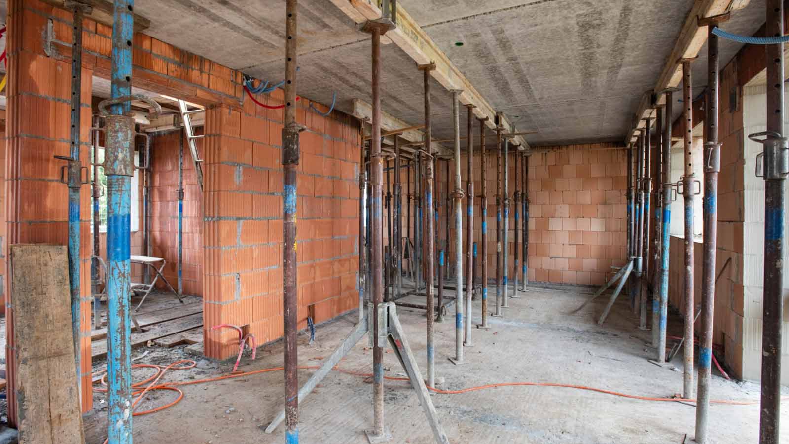 Planung eines Hausanbaus durch das Bau-Linke-Team – fachgerechte Umsetzung von Anbau und Dachaufstockung